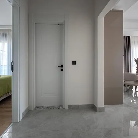 Qoople Ocean One-bedroom - Your Cozy By The Mediterranean Sea